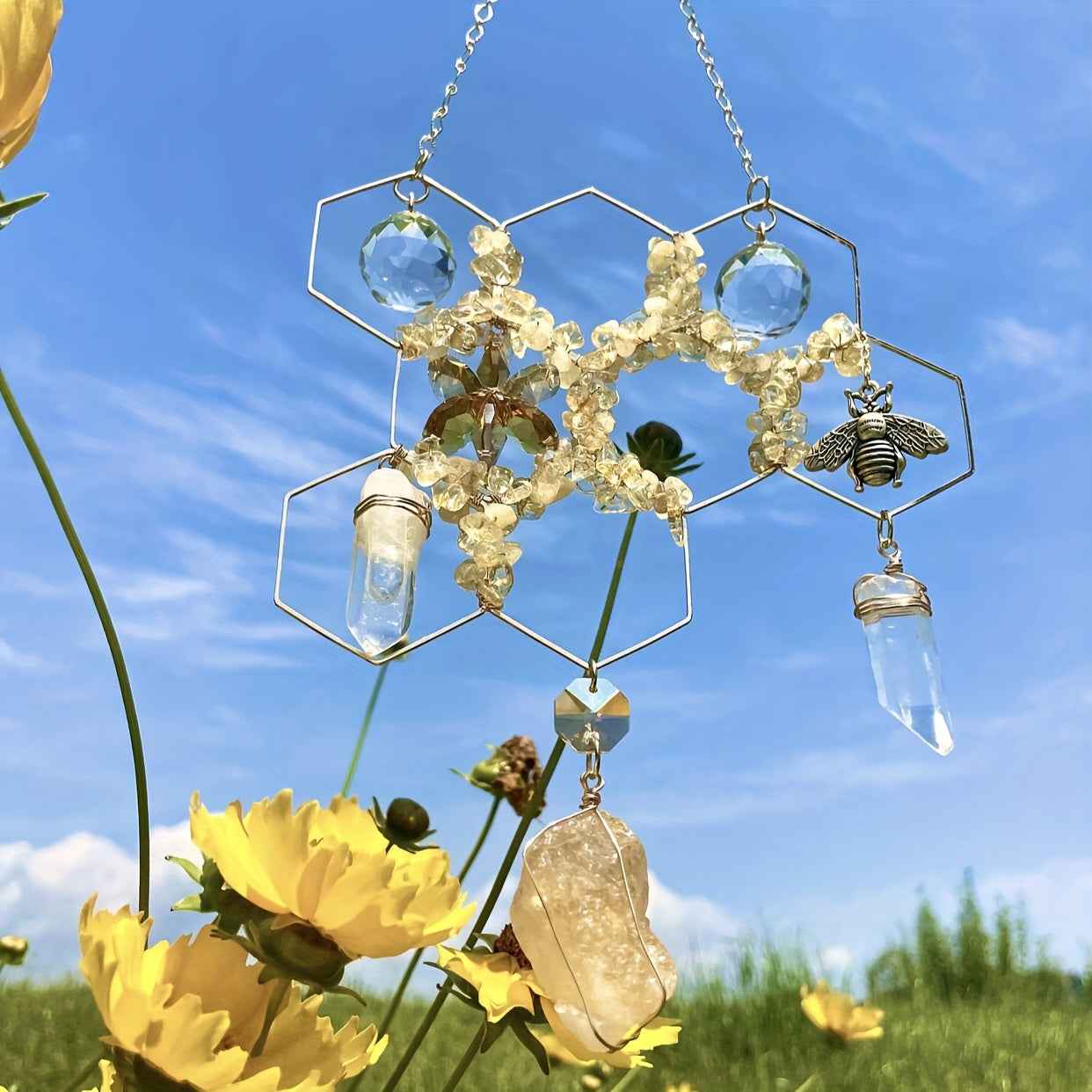 Enchanting Honeycomb Design Sun Catcher with Crystals & Bees - Metal Hanging Decor for Garden, Bedroom, Window, Balcony - Ideal Mother'S Day Gift, Garden Decor|Fantasy Theme|Intricate Craftsmanship, Outdoor Decor