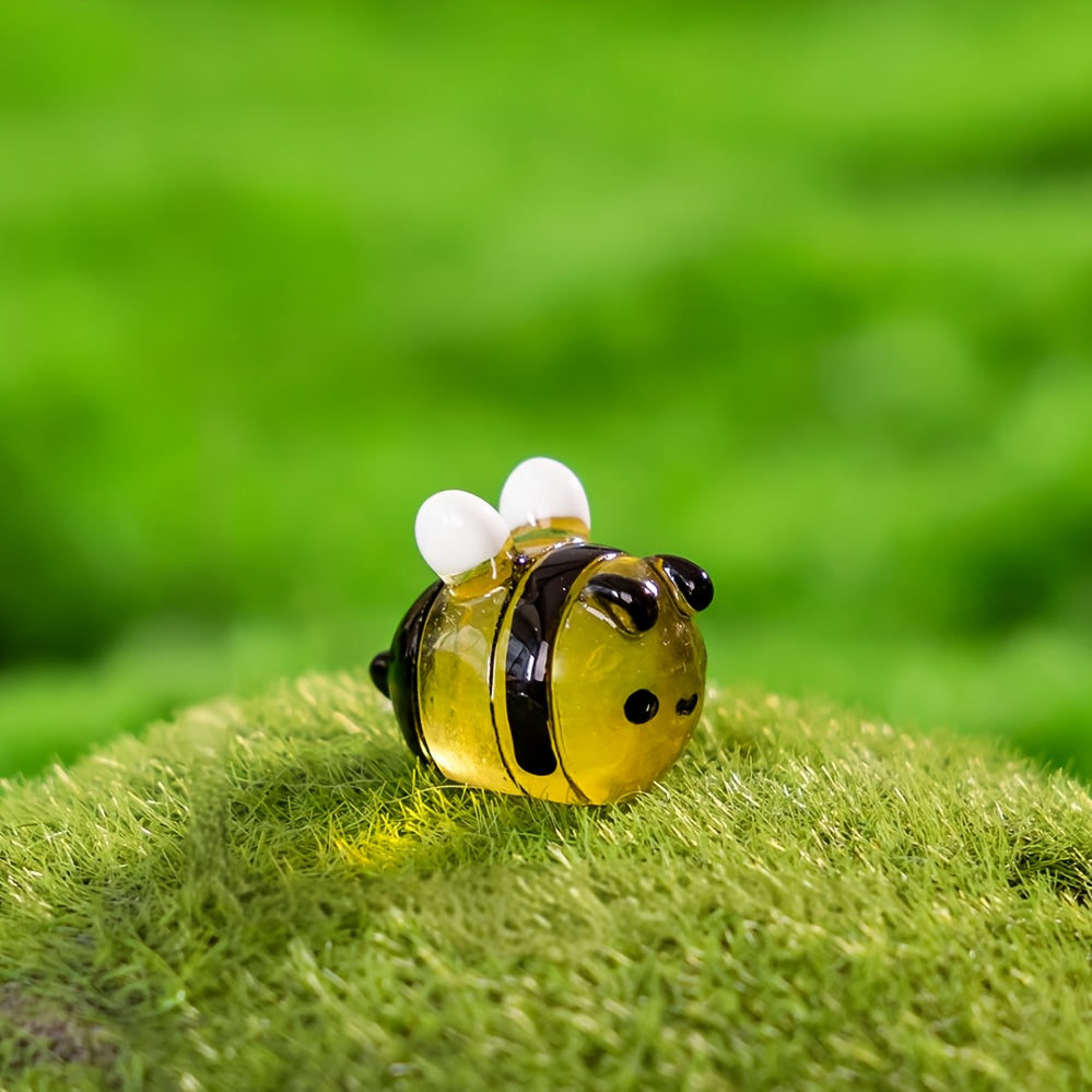 Glow in the Dark Bees Light Figurine Suncatcher - Resin, No Electricity Needed, Ideal for DIY Crafts and Outdoor Bee Decor