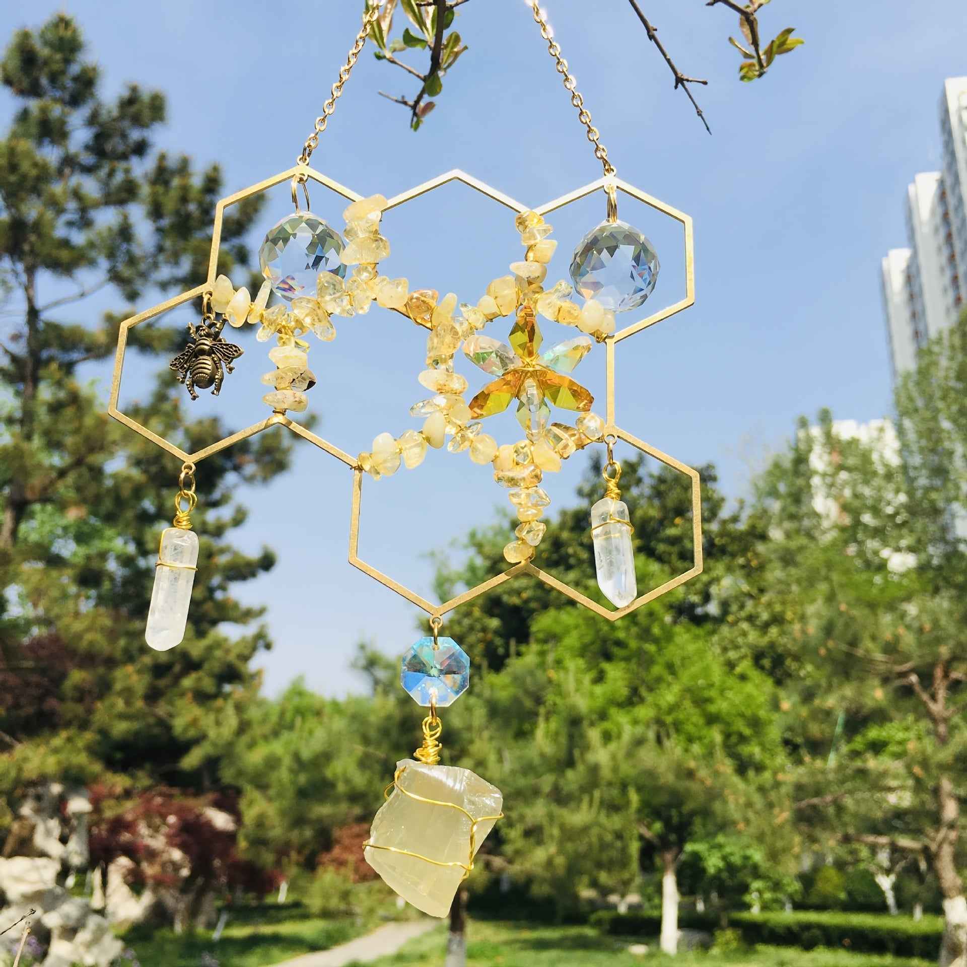 Enchanting Honeycomb Design Sun Catcher with Crystals & Bees - Metal Hanging Decor for Garden, Bedroom, Window, Balcony - Ideal Mother'S Day Gift, Garden Decor|Fantasy Theme|Intricate Craftsmanship, Outdoor Decor