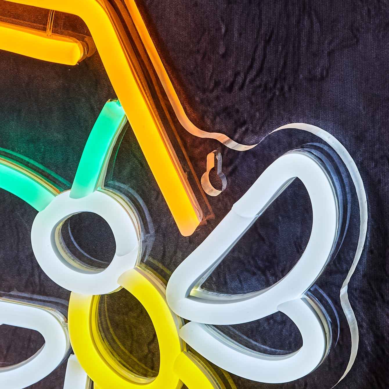 1pc Bee & Honeycomb LED Neon Sign - USB Powered Wall Art with Warm Yellow Glow, Modern Plastic Design for Home Decor, Parties, and Gifts, Unique Gift Item | Modern Neon Art | Plastic LED Sign, Neon Signs for Wall Decor